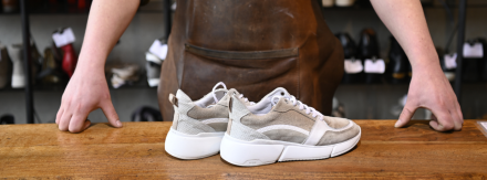 Sneakers als nieuw met stoomreiniging