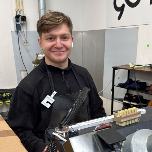 Anton | Schoenstomer