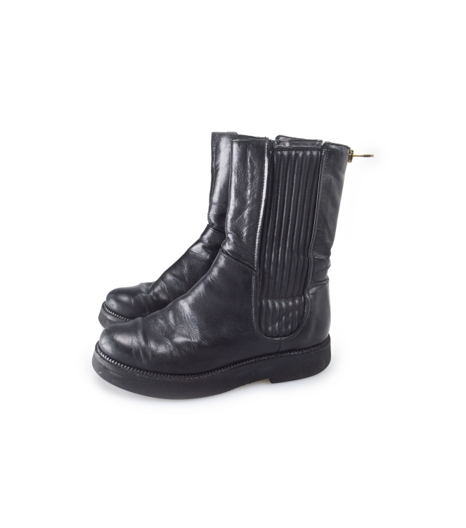 Omoda Chelsea boots