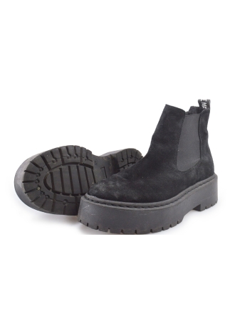 Steve Madden Chelsea boots