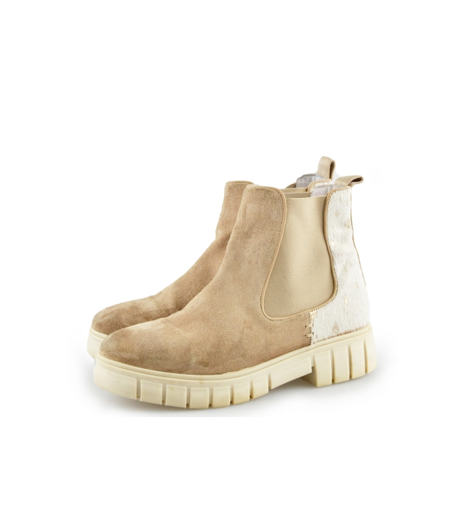 Maruti Chelsea boots