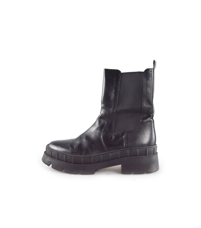 Nelson Chelsea boots