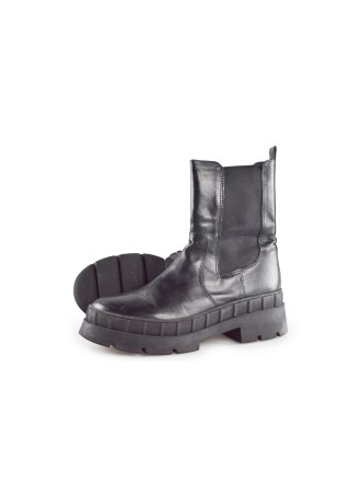 Nelson Chelsea boots