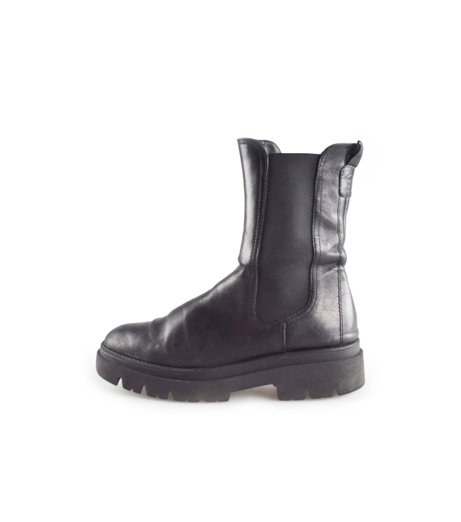 Tamaris Chelsea boots