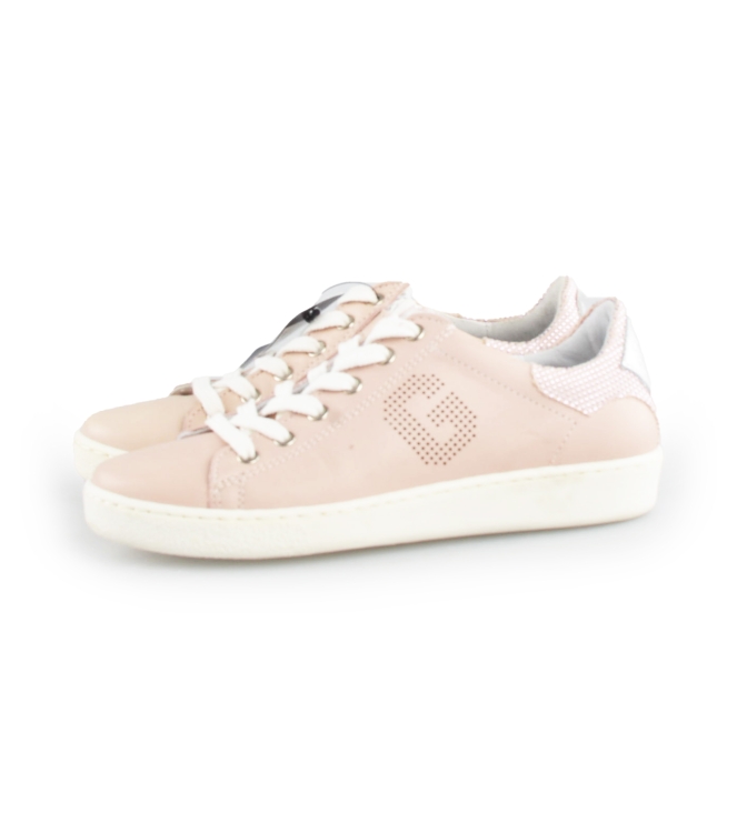 Giga Sneakers