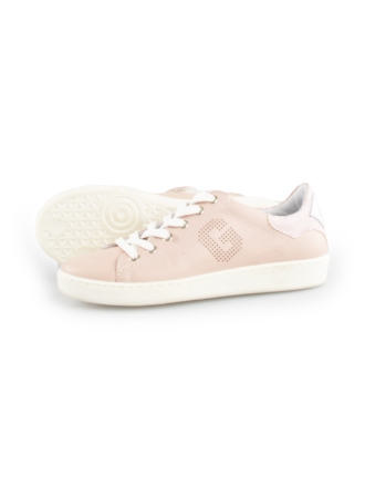 Giga Sneakers