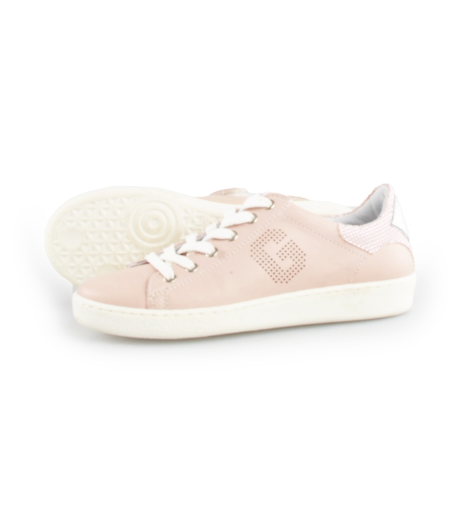 Giga Sneakers
