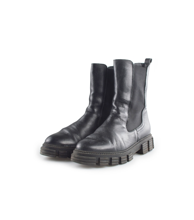 Lina Locchi Chelsea boots
