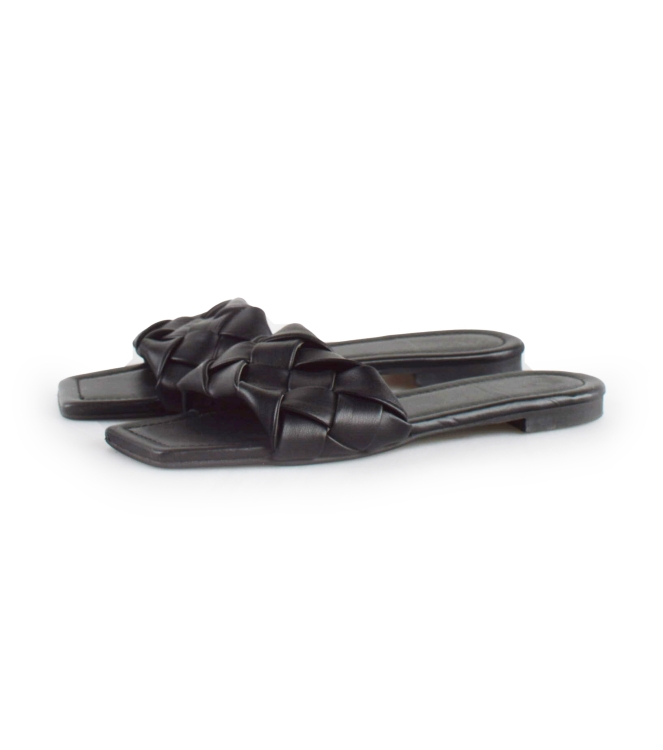 Omoda Slippers