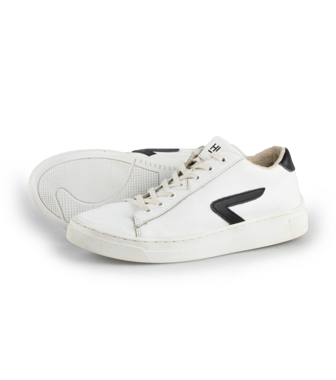 Hub Sneakers
