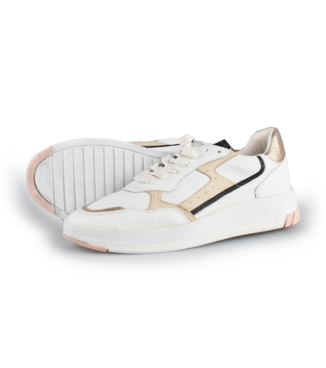 Omoda Sneakers