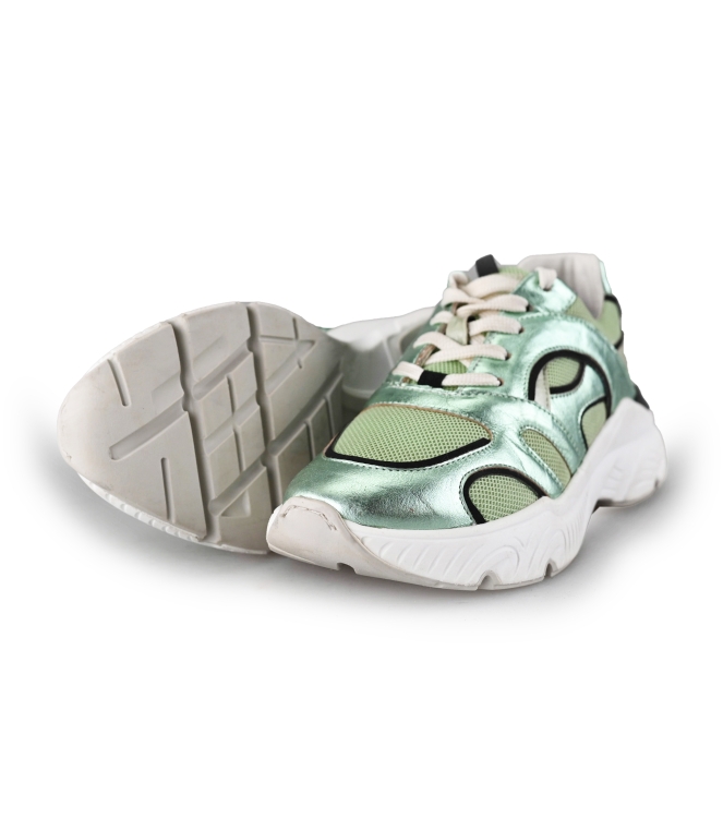 Wysh Sneakers