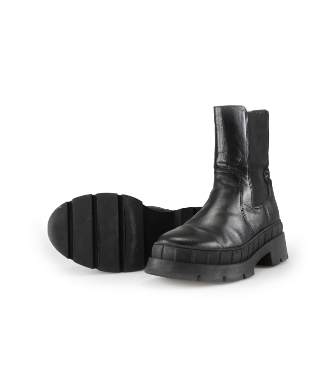 Nelson Chelsea boots
