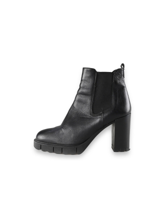 Tamaris Chelsea boots