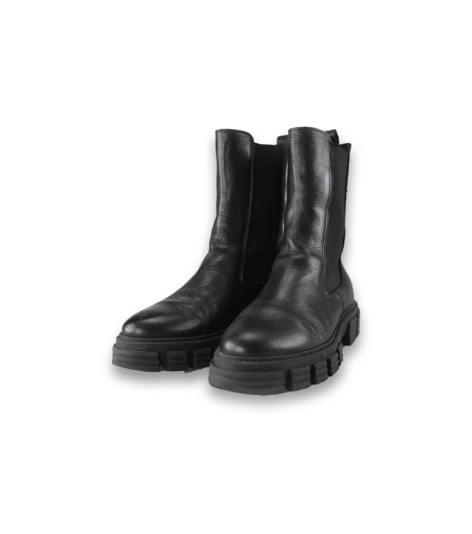 Lina Locchi Chelsea boots