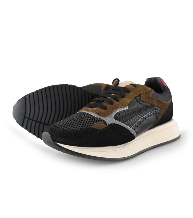 Sub55 Sneakers