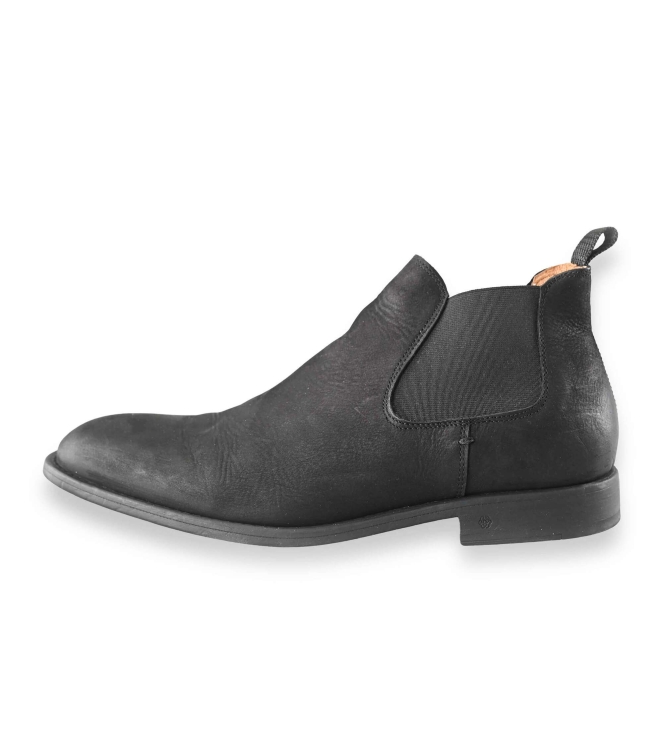 Travelin Chelsea boots