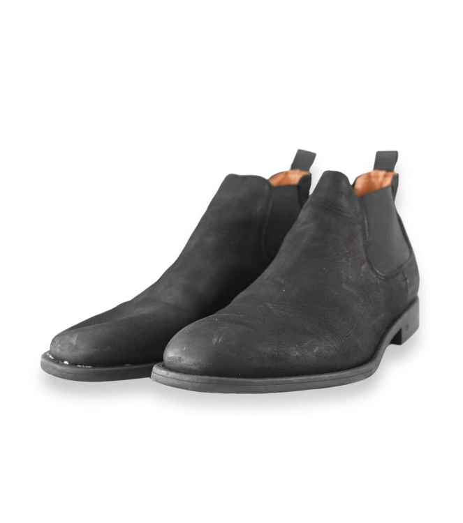 Travelin Chelsea boots