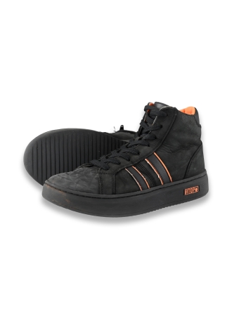 DSTRCT Sneakers