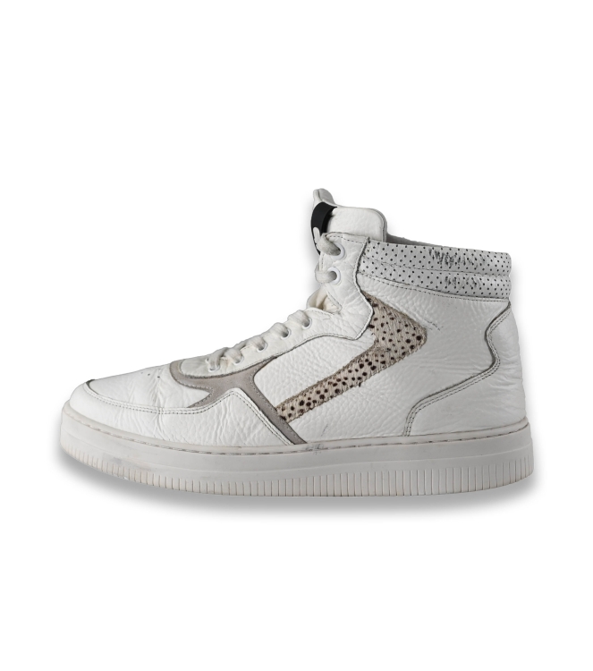 Maruti Sneakers