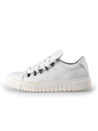 AQA Sneakers