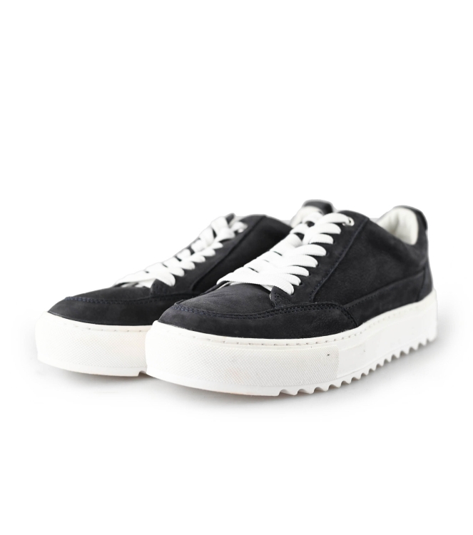 Invinci Sneakers