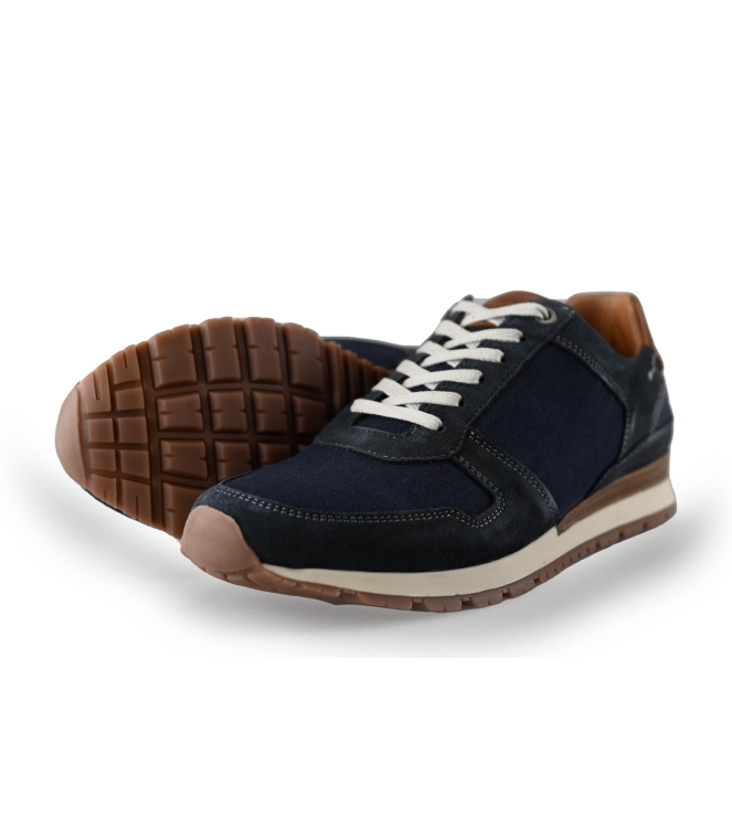 Travelin Sneakers