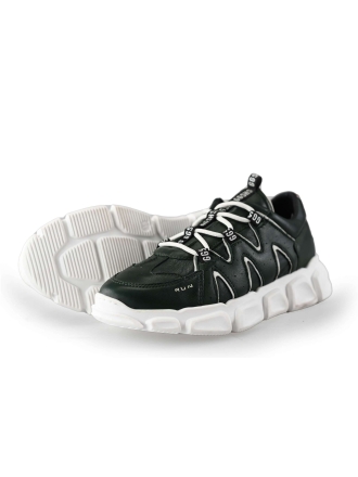 Giga Sneakers