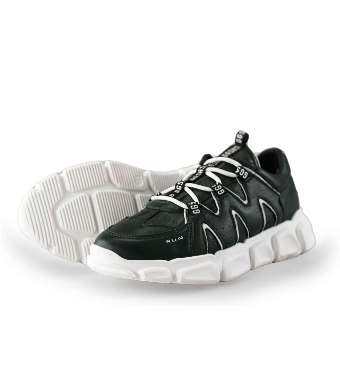 Giga Sneakers