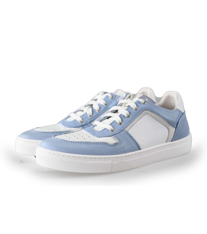Giga Sneakers