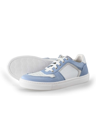 Giga Sneakers