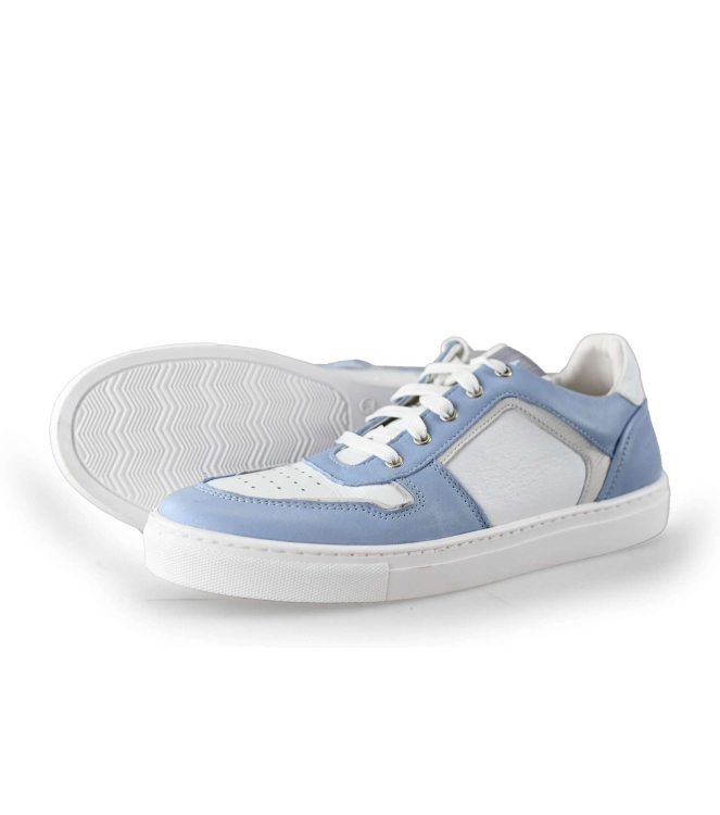 Giga Sneakers