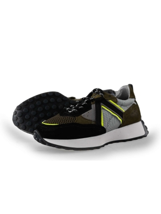 Giga Sneakers