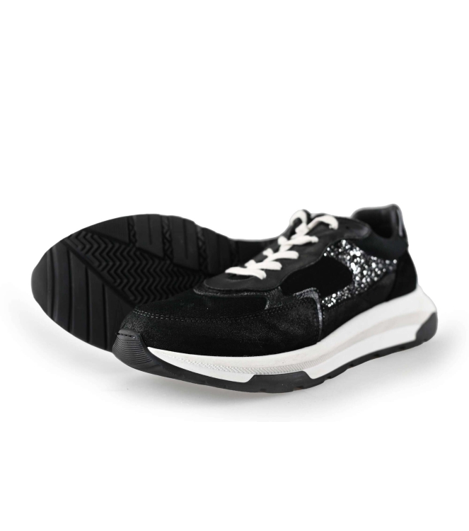 Giga Sneakers