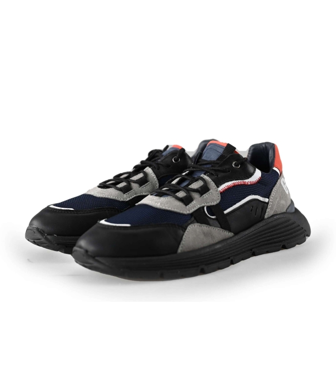 Giga Sneakers
