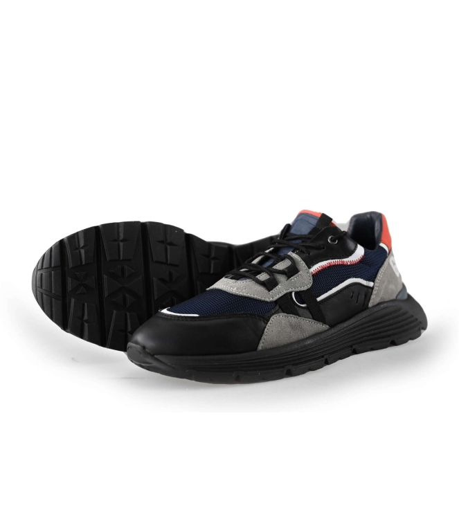 Giga Sneakers