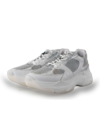 Giga Sneakers
