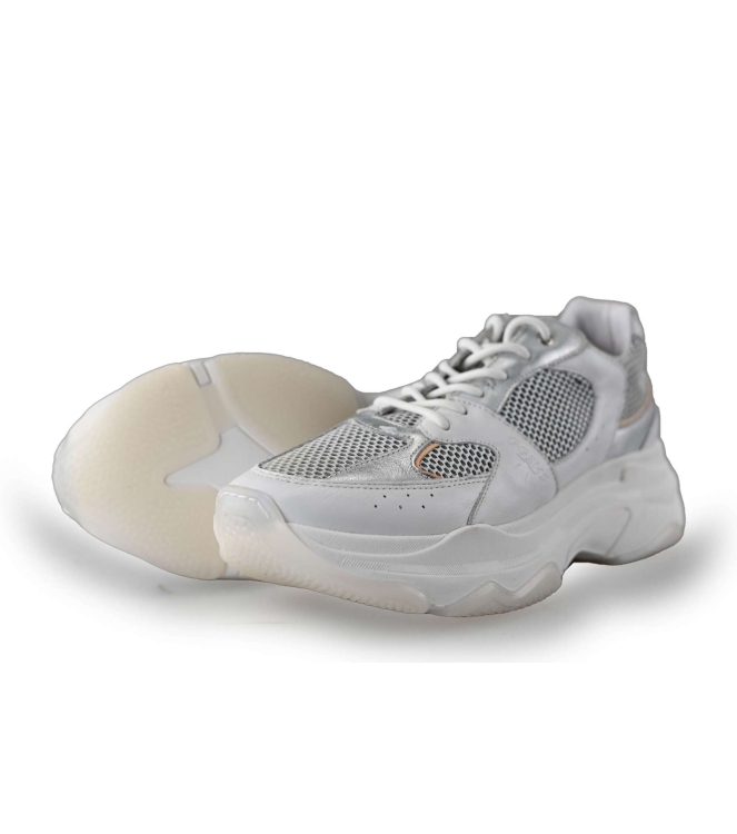Giga Sneakers