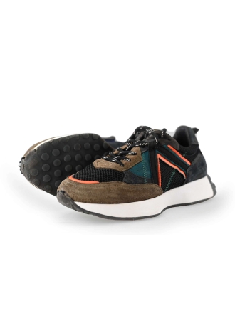 Giga Sneakers