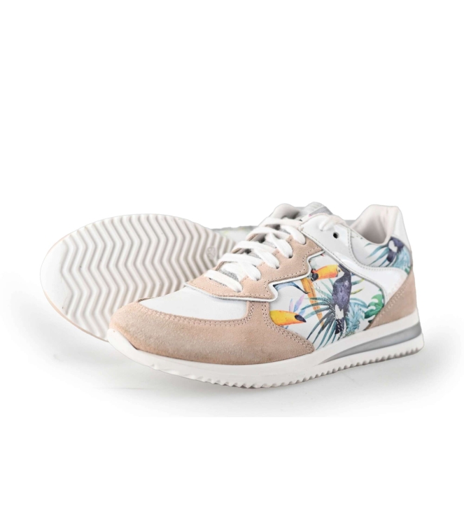 Giga Sneakers