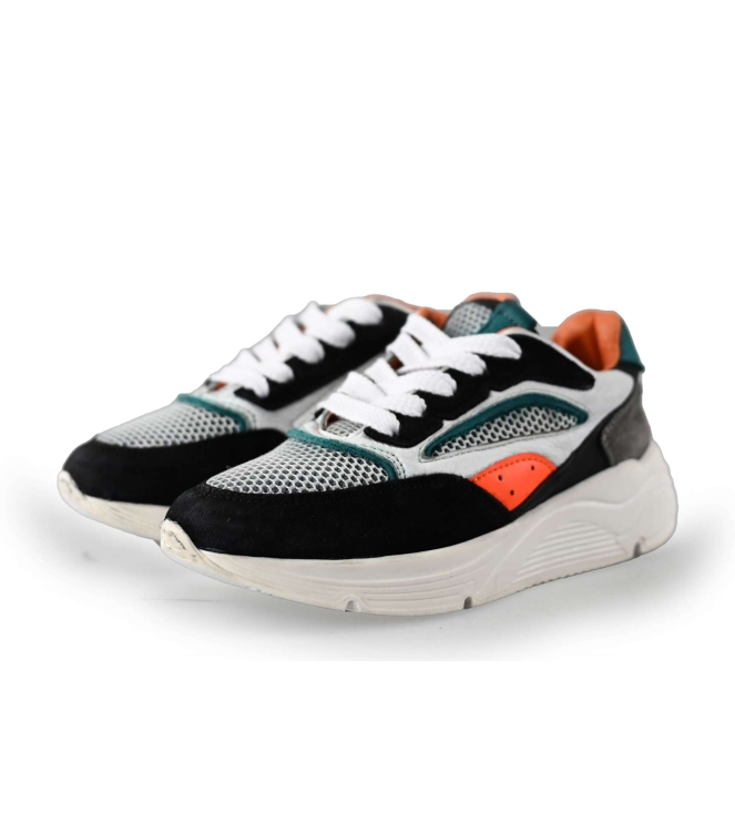 Giga Sneakers
