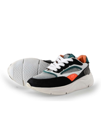 Giga Sneakers