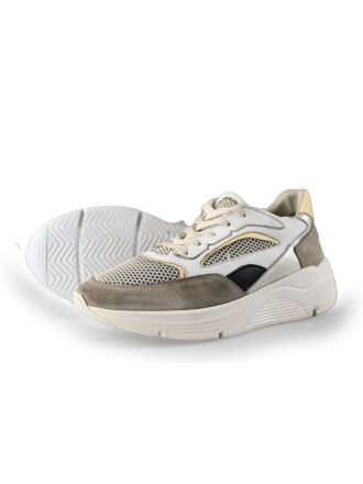 Giga Sneakers