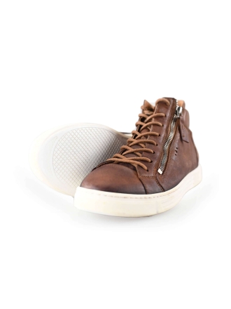 AQA Sneakers