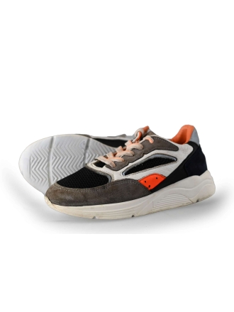 Giga Sneakers