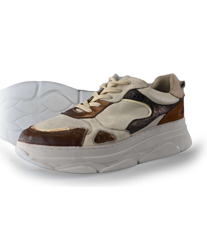 Omoda Sneakers