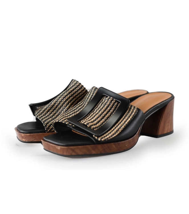 Noa Harmon Slippers
