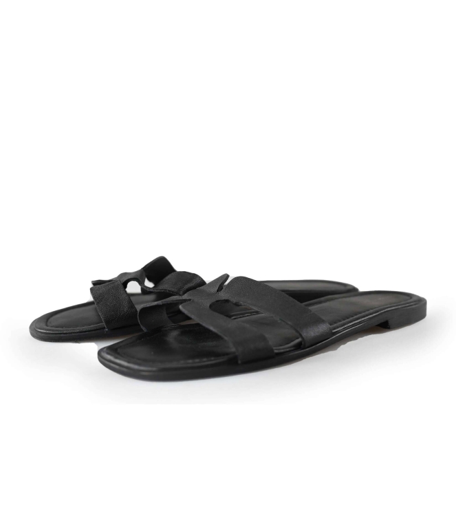 Omoda Slippers