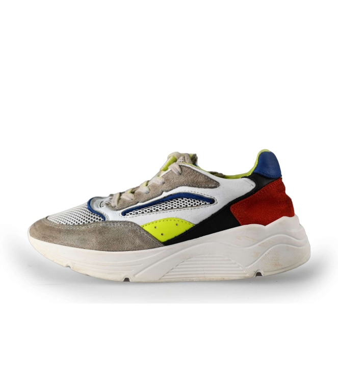 Giga Sneakers
