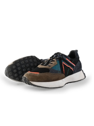 Giga Sneakers